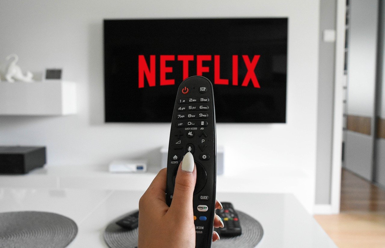 Cómo hay que hacer para pesificar los servicios de Netflix y Spotify y no pagar de más
