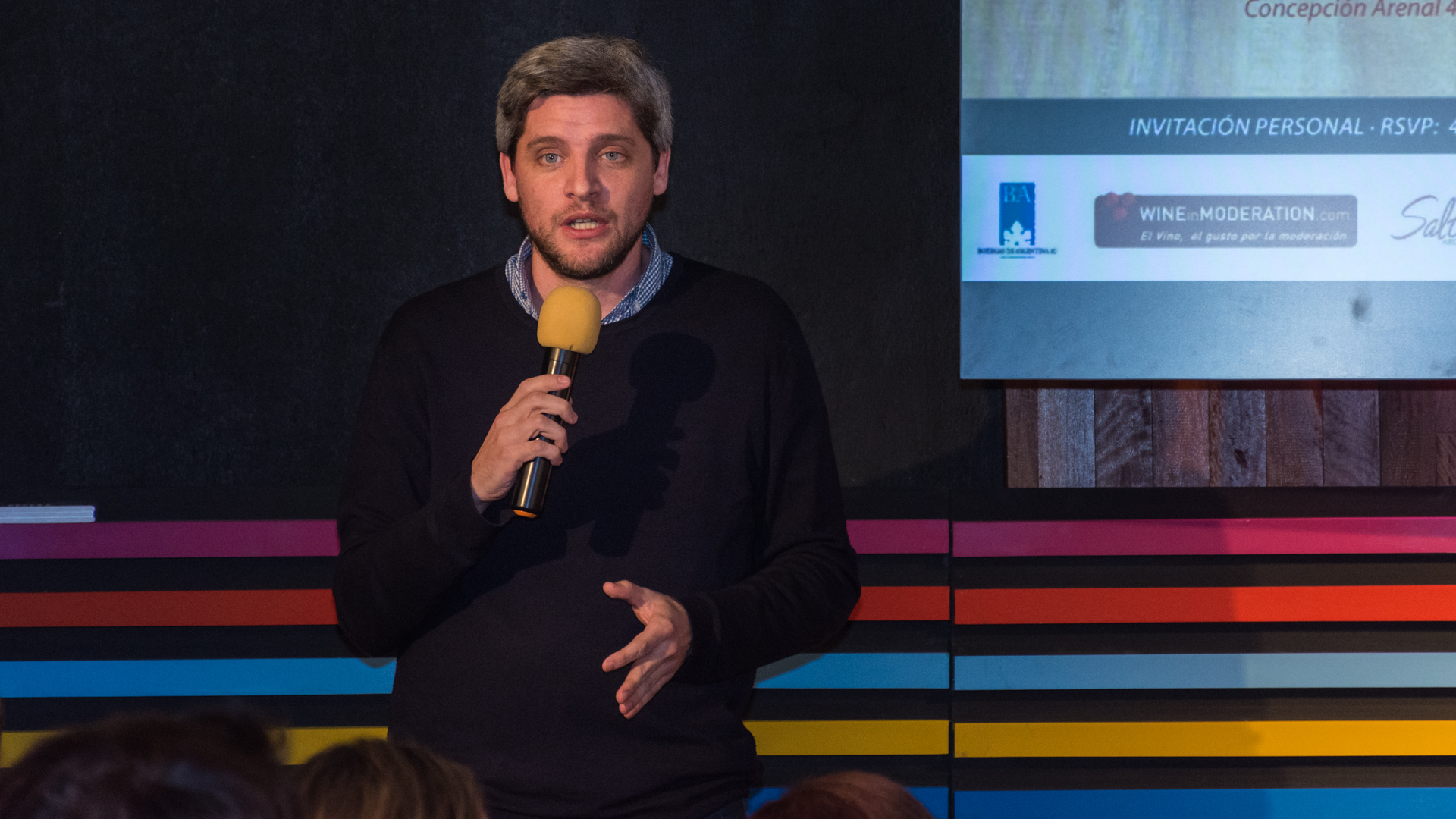 Interés General llegó a las 300.000 reproducciones en Spotify Y Continúa Creciendo A Partir De Su Formato De Cinco Minutos