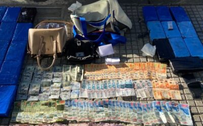 La policía detuvo a tres personas que llevaban más de 70 kilos de cocaína en un megaoperativo en floresta