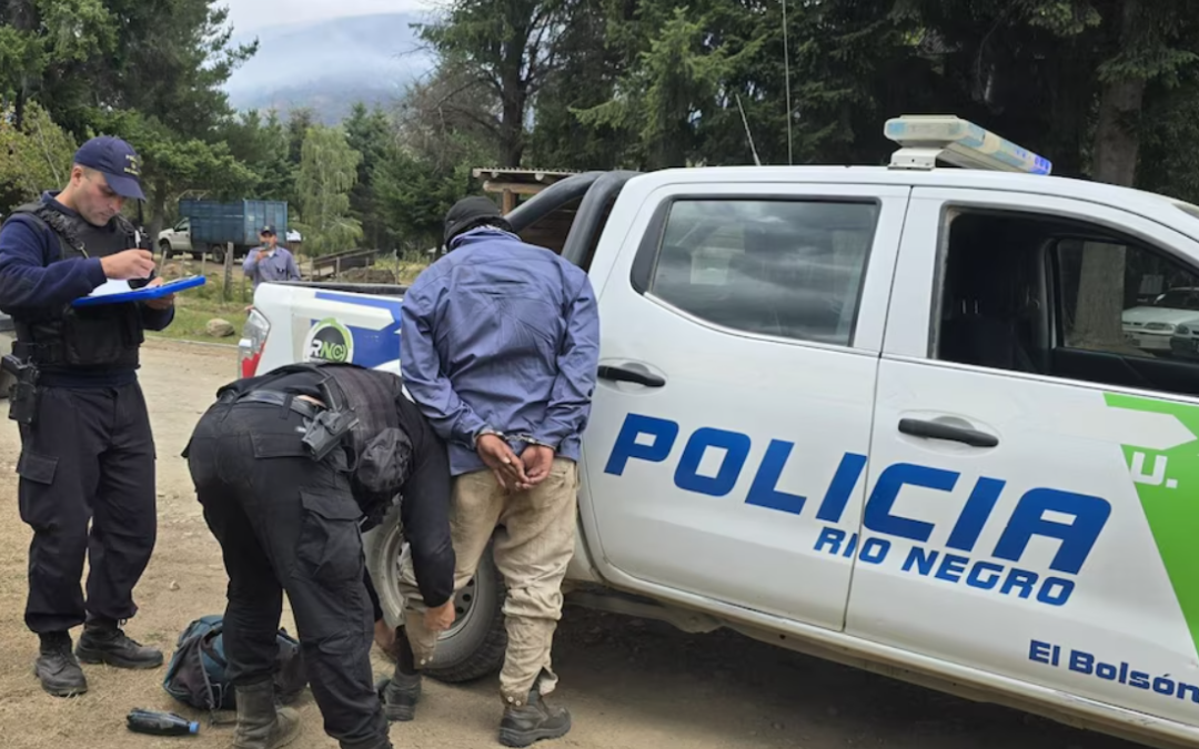 El Bolsón: arrestan a tres personas por los incendios y se registran disturbios en la comisaría