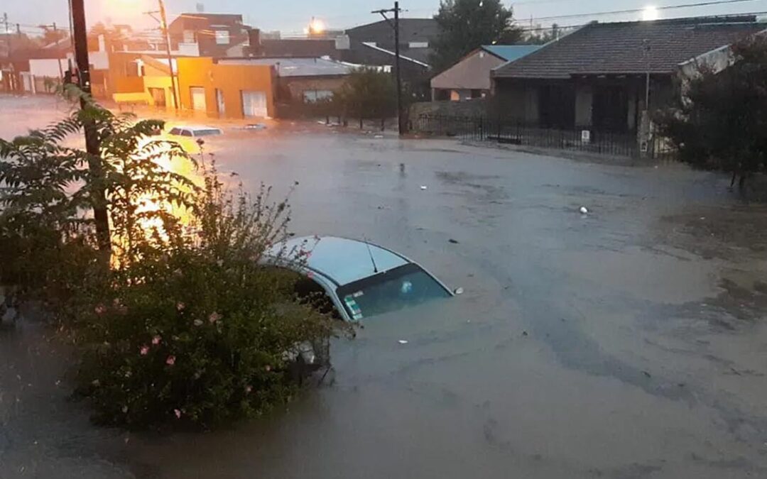 Temporal histórico en Bahía Blanca: 300 mm de lluvia, evacuaciones y suspensión total de actividades