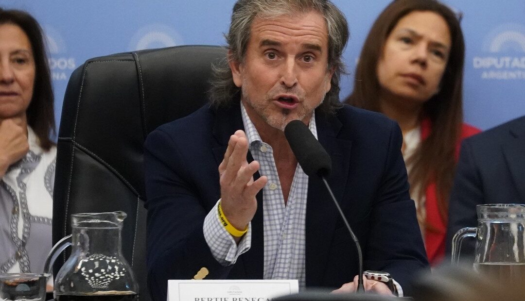 El Gobierno consiguió dictamen con el Presupuesto y presiona para que se vote con los nuevos diputados