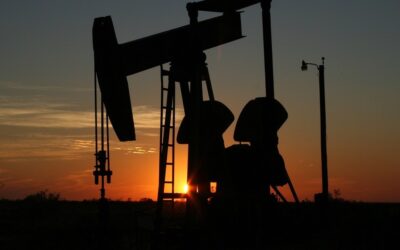 Guerra en Medio Oriente: el petróleo sube más de 2% tras la nueva amenaza de Trump a Irán